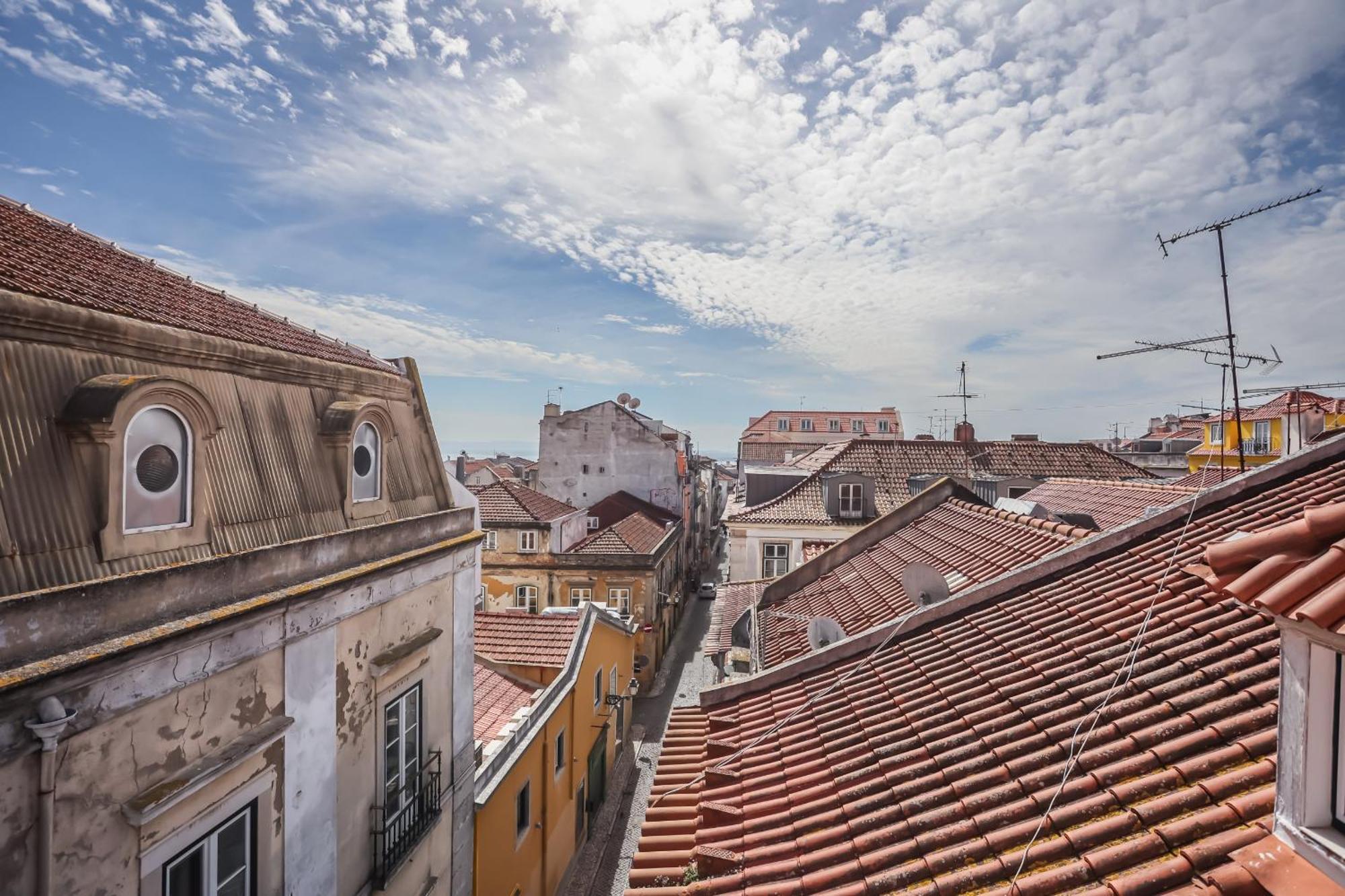 Cozy 3 Bedroom Apt In Lively Bairro Alto Lisboa Eksteriør billede